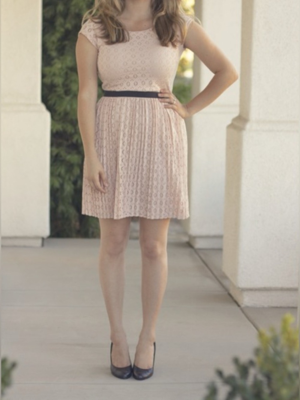 Willow & Clay Blush Pink Eyelet Pleated Dress Size-X-Small Romantic Feminine